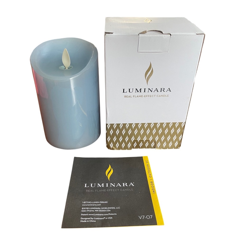 Luminara Blue Flameless Pillar Candle Real Flame Effect Timer LU5401 3x5